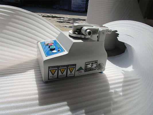 Abrasion Wheel Pilling Tester Machine Rotating Speed Adjustable 60~72r/min Space Between Wheels 52.5mm