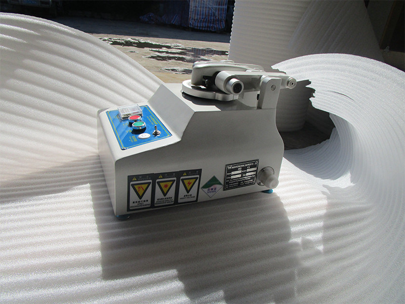 Abrasion Wheel Pilling Tester Machine Rotating Speed Adjustable 60~72r/min Space Between Wheels 52.5mm